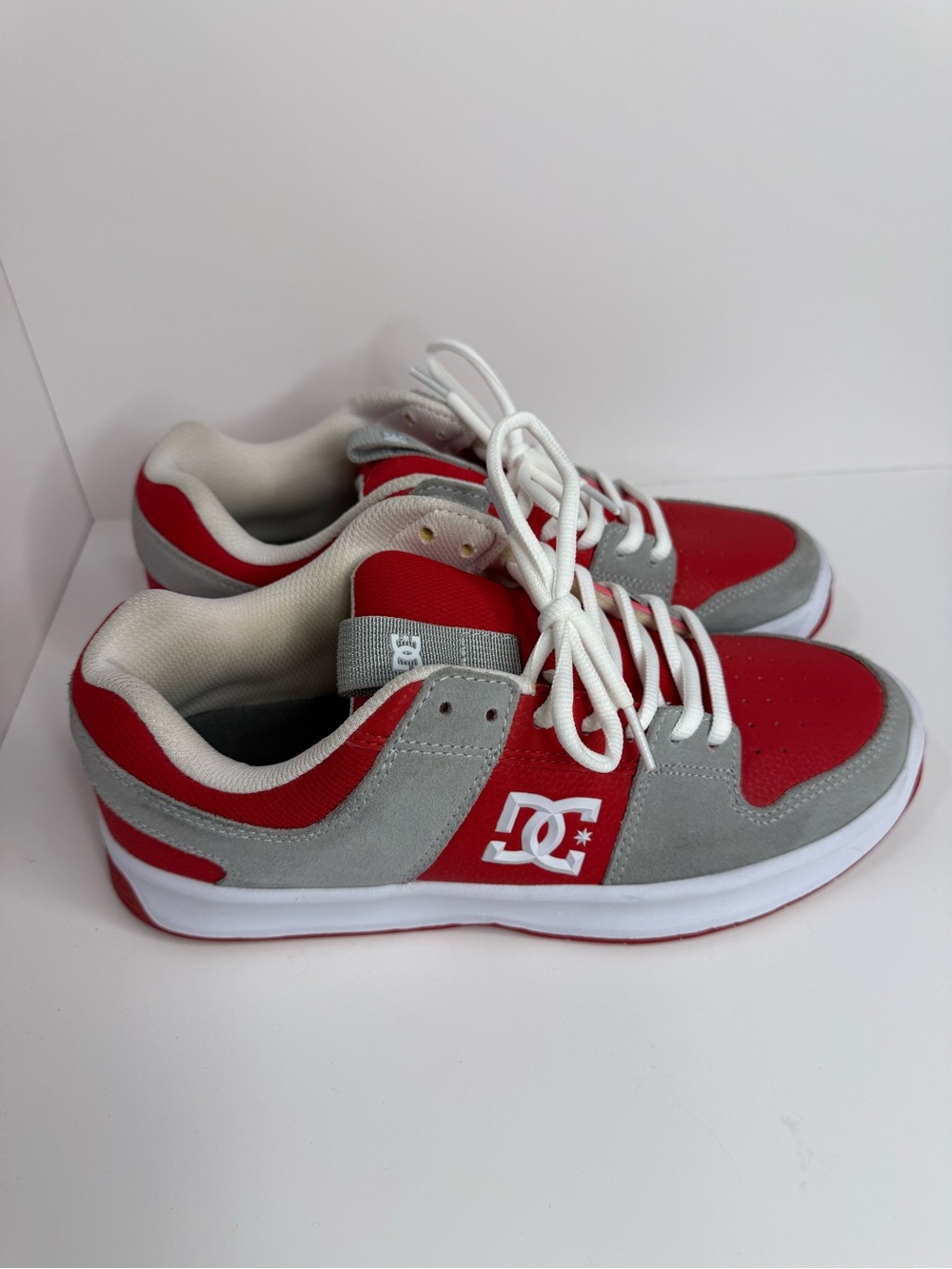 Men’s DC Lynx Zero Shoes Red & Gray Skate Sneakers size 9.5